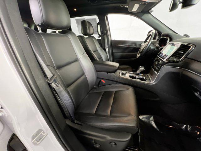 Photo of 2022 Bright White Clearcoat Jeep Grand Cherokee