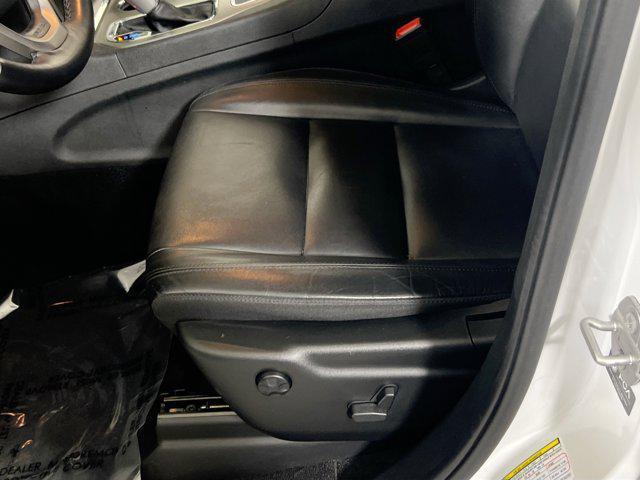 Photo of 2022 Bright White Clearcoat Jeep Grand Cherokee