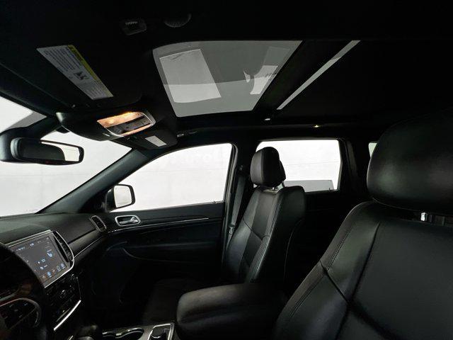Photo of 2022 Bright White Clearcoat Jeep Grand Cherokee