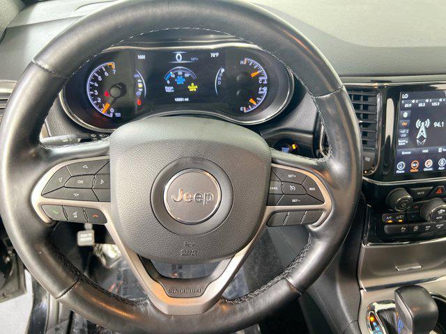 Photo of 2022 Diamond Black Crystal Pearlcoat Jeep Grand Cherokee