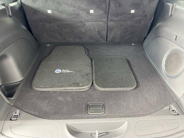 Photo of 2022 Diamond Black Crystal Pearlcoat Jeep Grand Cherokee