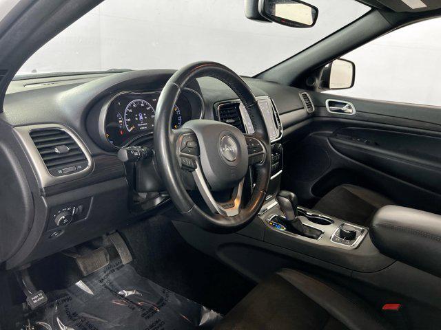 Photo of 2022 Bright White Clearcoat Jeep Grand Cherokee