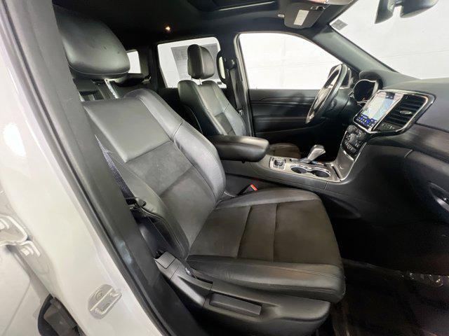 Photo of 2022 Bright White Clearcoat Jeep Grand Cherokee