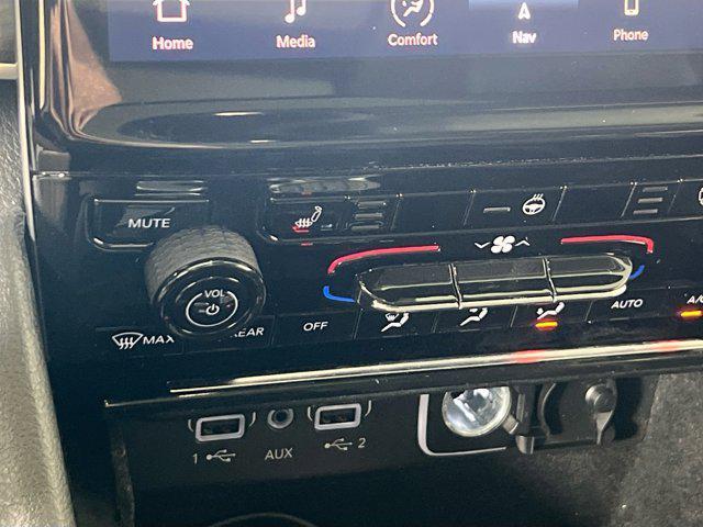 Photo of 2021 Silver Zynith Jeep Grand Cherokee L