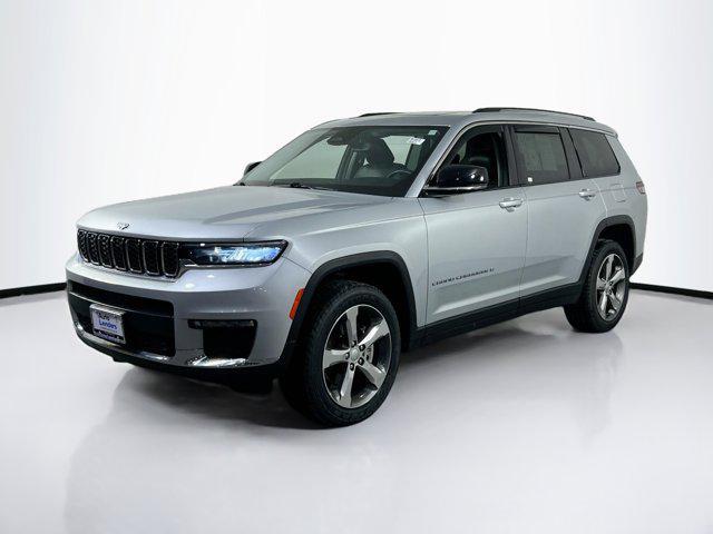 Photo of 2021 Silver Zynith Jeep Grand Cherokee L