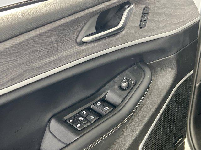 Photo of 2021 Silver Zynith Jeep Grand Cherokee L