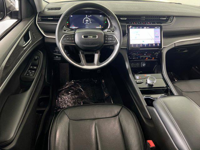 Photo of 2021 Silver Zynith Jeep Grand Cherokee L