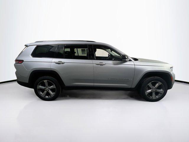 Photo of 2021 Silver Zynith Jeep Grand Cherokee L