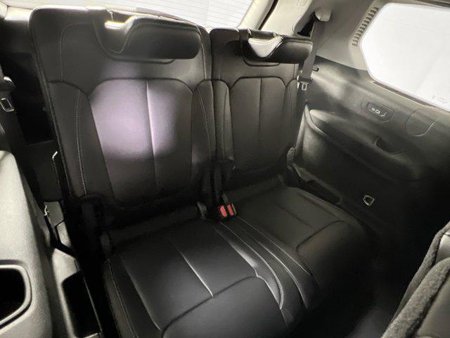 Photo of 2021 Silver Zynith Jeep Grand Cherokee L