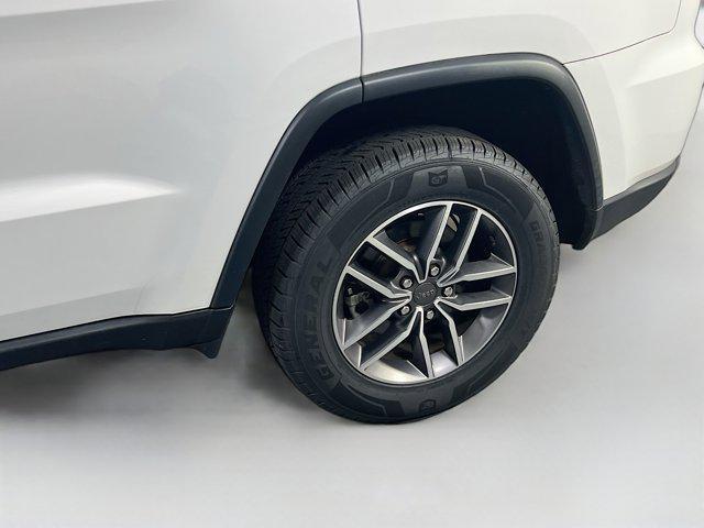 Photo of 2022 Bright White Clearcoat Jeep Grand Cherokee