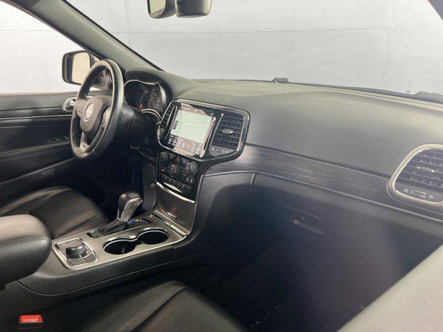 Photo of 2022 Bright White Clearcoat Jeep Grand Cherokee