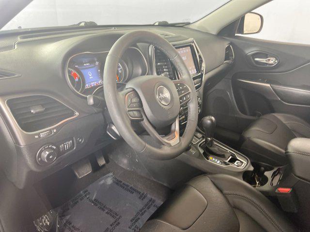 Photo of 2022 Granite Crystal Metallic Clearcoat Jeep Cherokee