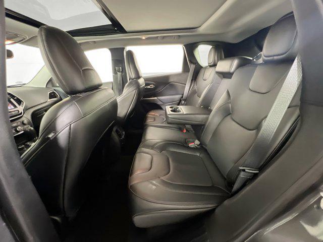 Photo of 2022 Granite Crystal Metallic Clearcoat Jeep Cherokee