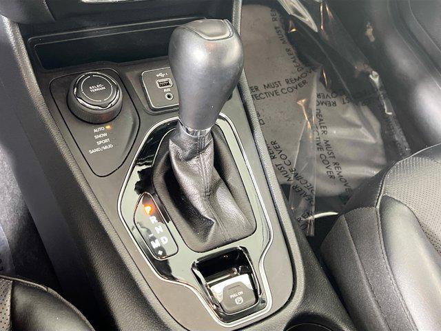 Photo of 2022 Granite Crystal Metallic Clearcoat Jeep Cherokee