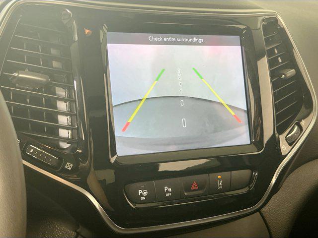 Photo of 2022 Granite Crystal Metallic Clearcoat Jeep Cherokee