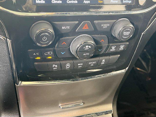 Photo of 2022 Bright White Clearcoat Jeep Grand Cherokee