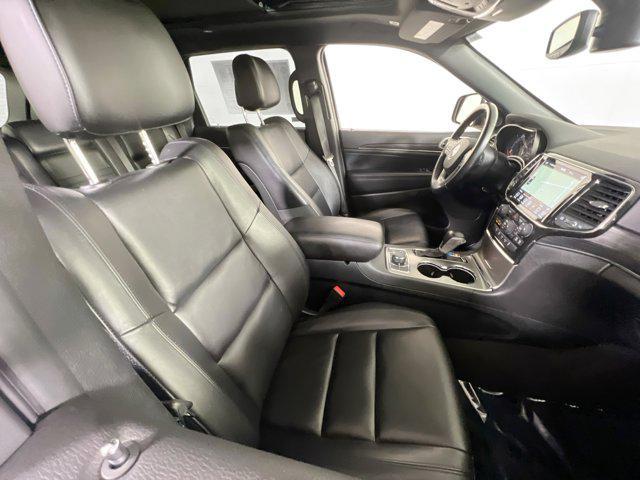 Photo of 2022 Bright White Clearcoat Jeep Grand Cherokee