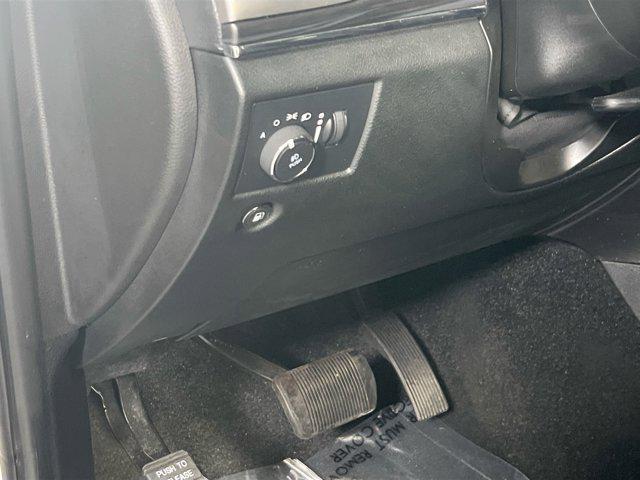 Photo of 2022 Bright White Clearcoat Jeep Grand Cherokee