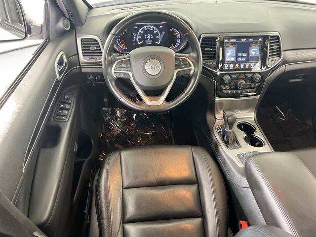 Photo of 2022 Bright White Clearcoat Jeep Grand Cherokee