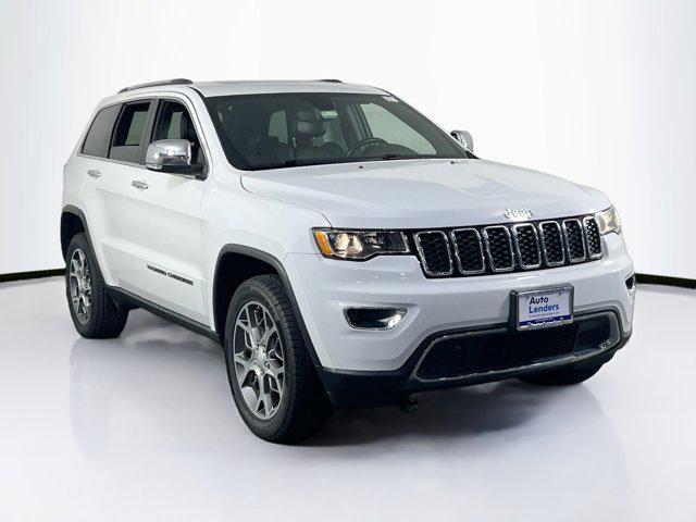 Photo of 2022 Bright White Clearcoat Jeep Grand Cherokee
