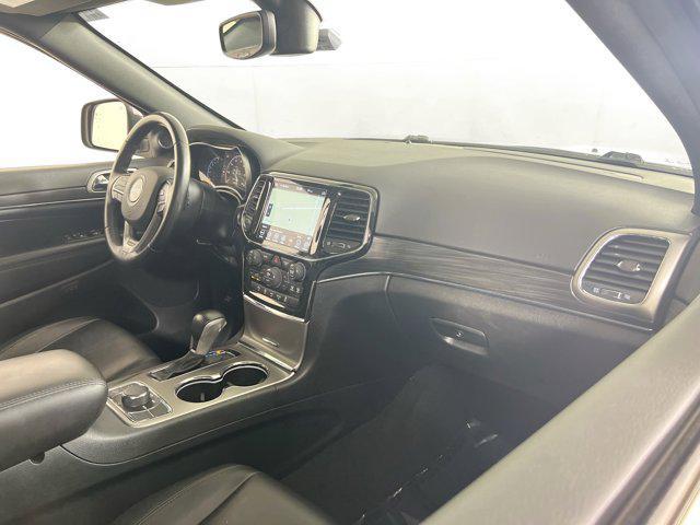 Photo of 2022 Bright White Clearcoat Jeep Grand Cherokee
