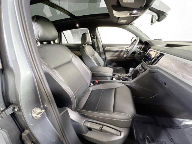 Photo of 2022 Gray Volkswagen Atlas Cross Sport