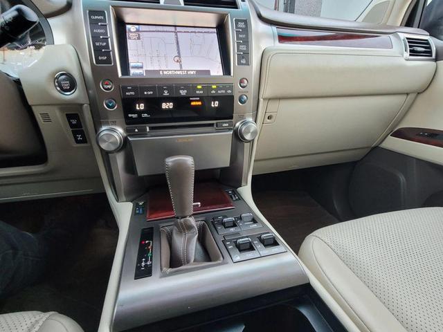 Photo of 2013 White Lexus GX 460
