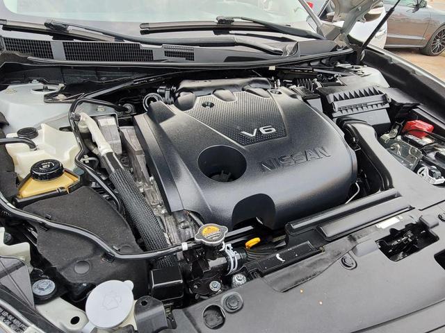 Photo of 2017 Brilliant Silver Nissan Maxima
