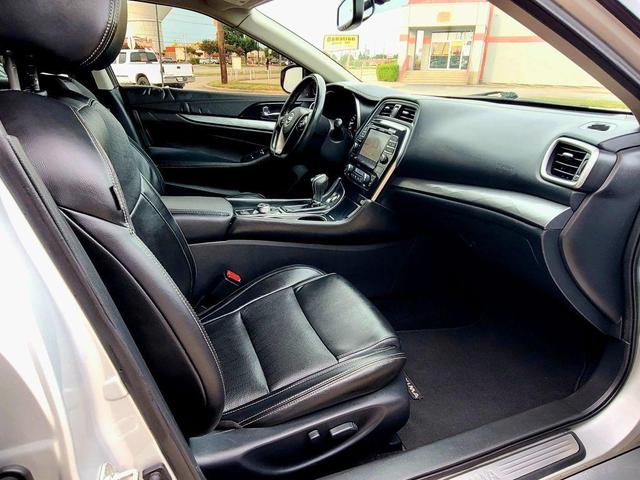 Photo of 2017 Brilliant Silver Nissan Maxima