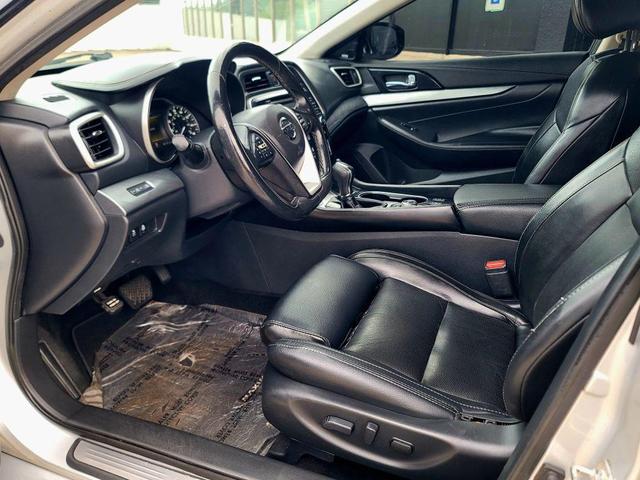 Photo of 2017 Brilliant Silver Nissan Maxima