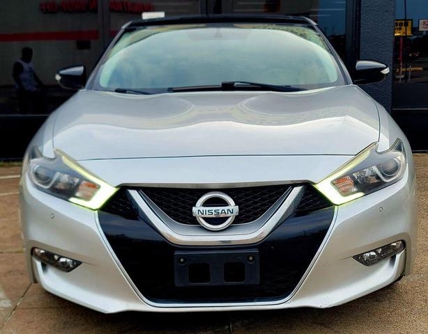 Photo of 2017 Brilliant Silver Nissan Maxima