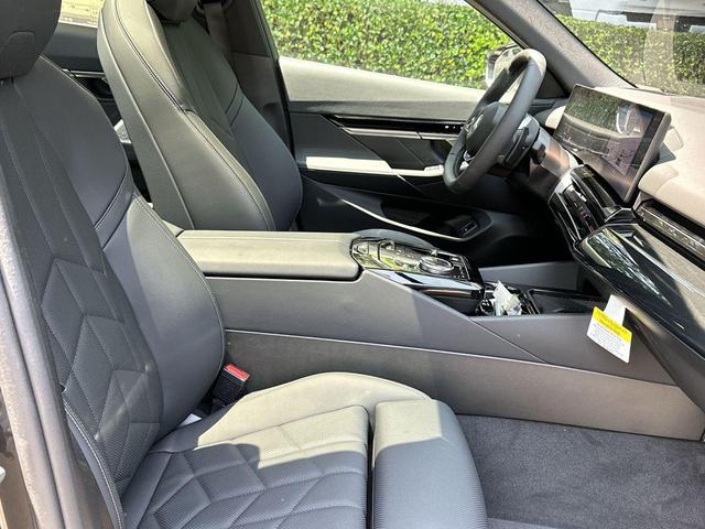 Photo of 2024 Dark Graphite Metallic BMW 530