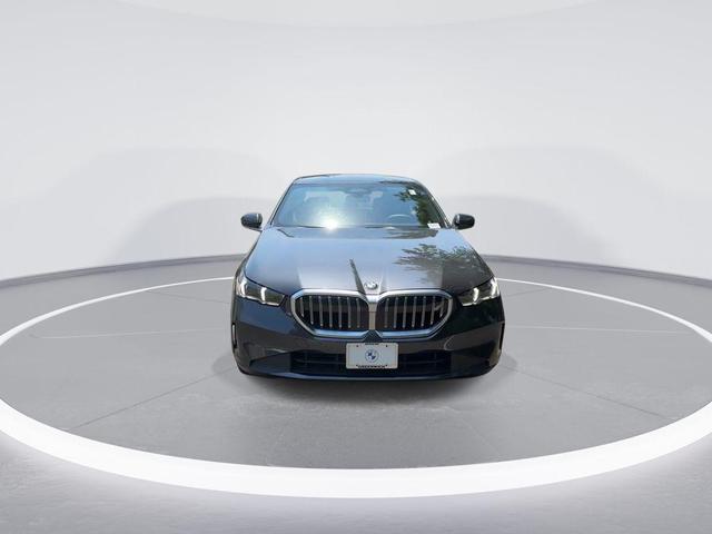 Photo of 2024 Dark Graphite Metallic BMW 530
