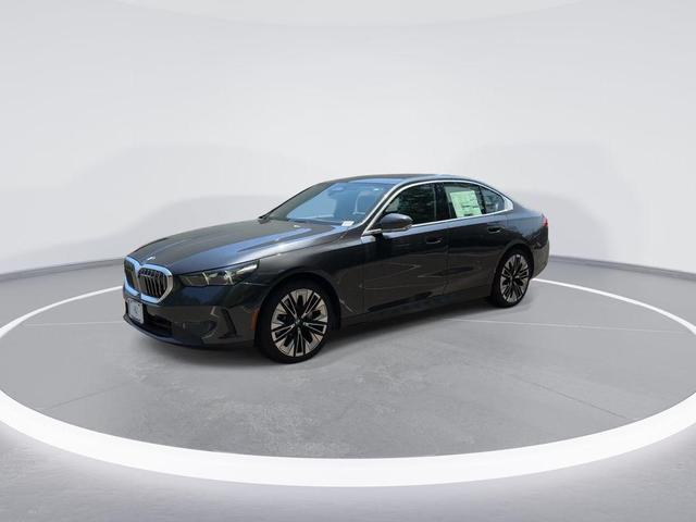 Photo of 2024 Dark Graphite Metallic BMW 530
