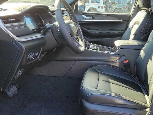 Photo of 2025 Baltic Gray Metallic Clearcoat Jeep Grand Cherokee L