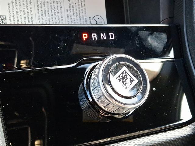 Photo of 2025 Diamond Black Crystal Pearlcoat Jeep Grand Cherokee L
