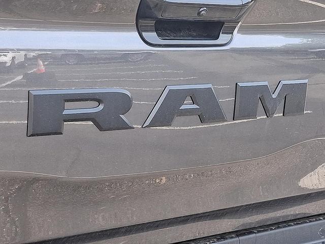Photo of 2025 Granite Crystal Metallic Clearcoat RAM 1500