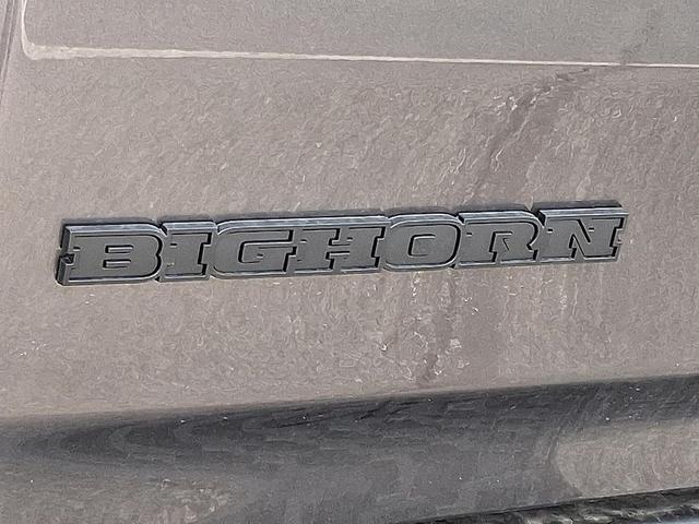 Photo of 2025 Granite Crystal Metallic Clearcoat RAM 1500