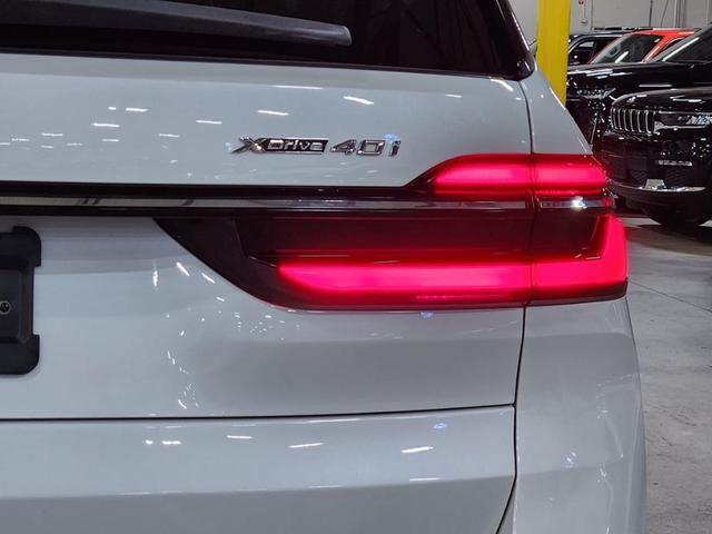 Photo of 2024 White BMW X7