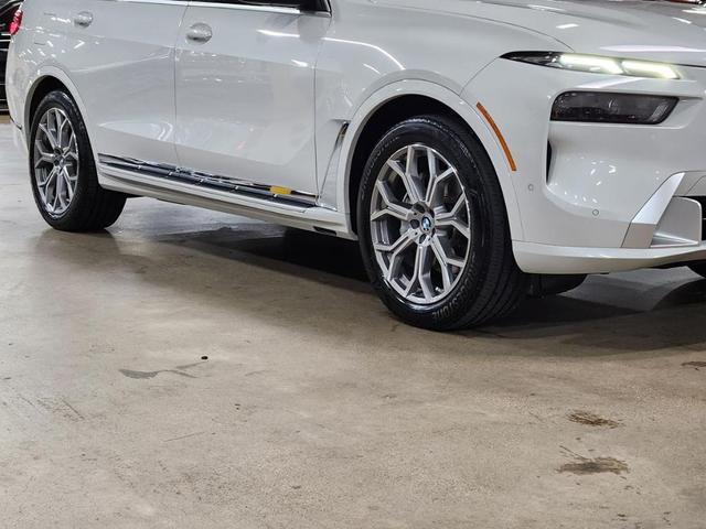 Photo of 2024 White BMW X7