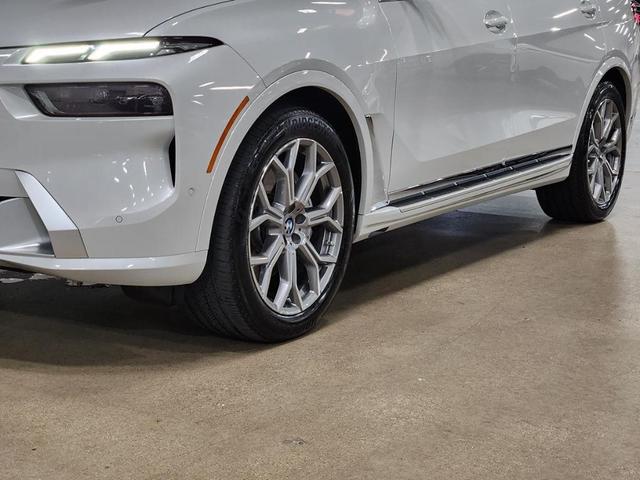 Photo of 2024 White BMW X7