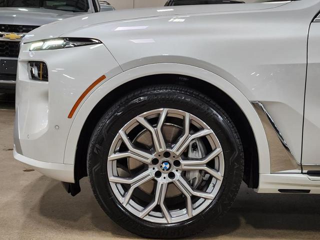 Photo of 2024 White BMW X7
