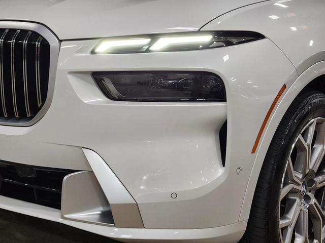 Photo of 2024 White BMW X7