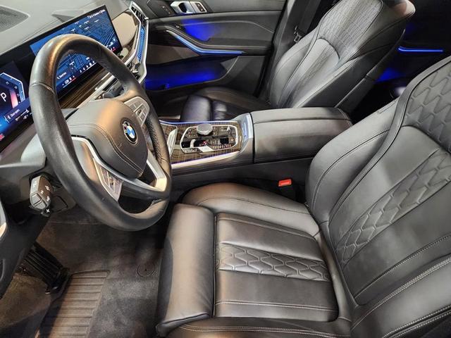 Photo of 2024 White BMW X7