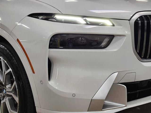 Photo of 2024 White BMW X7