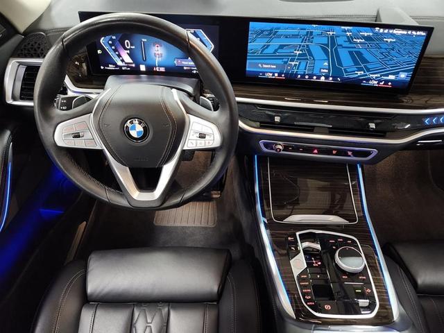 Photo of 2024 White BMW X7