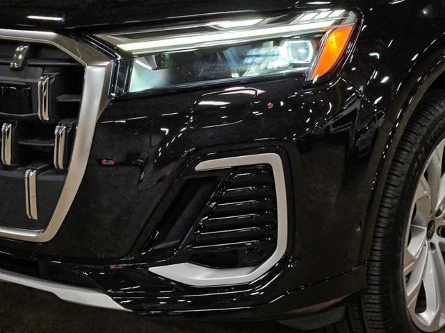 Photo of 2025 Mythos Black Metallic Audi Q7