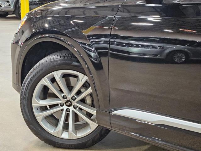 Photo of 2025 Mythos Black Metallic Audi Q7