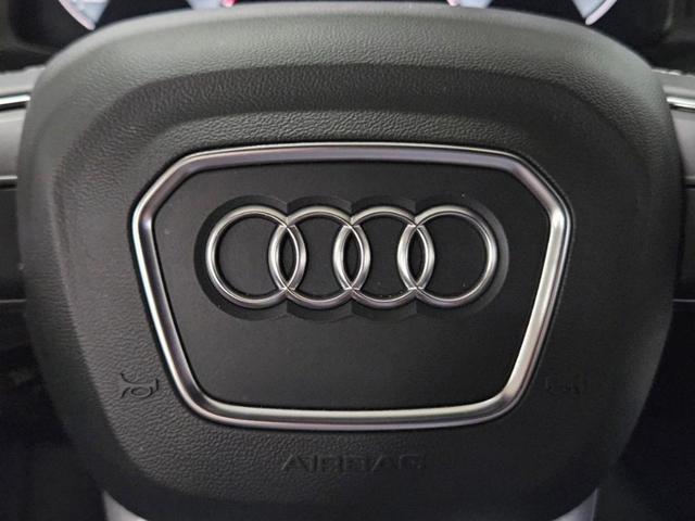 Photo of 2025 Mythos Black Metallic Audi Q7