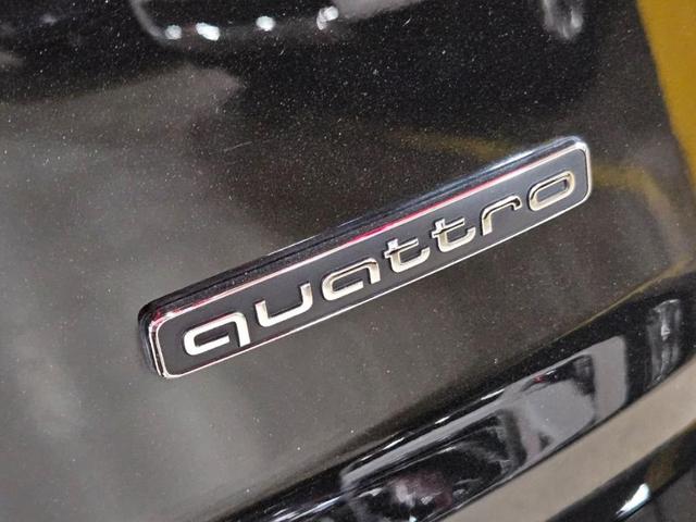 Photo of 2025 Mythos Black Metallic Audi Q7